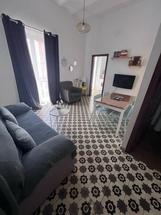 Piso para Copa del Rey en Triana para 6 personas