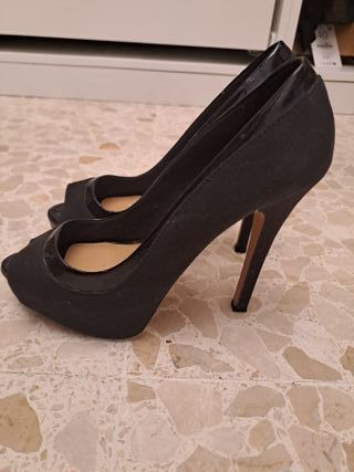 Zapatos de tacón Bershka negros