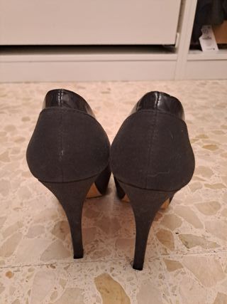 Zapatos de tacón Bershka negros
