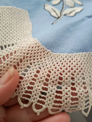 Mantel y 6 servilletas con encaje hecho a mano