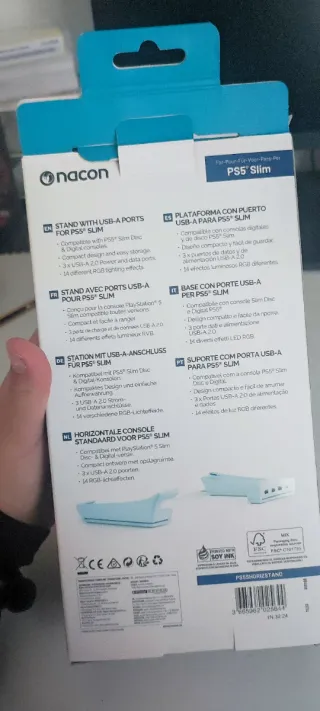 Soporte Nacon para PS5 Slim con puertos USB