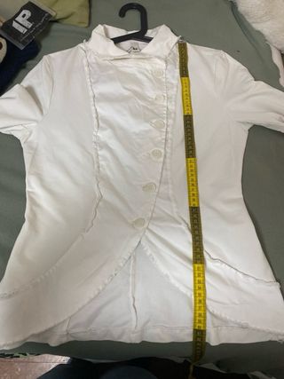 Chaqueta blanca original con botones