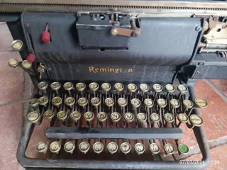 Máquina de escribir Remington antigua