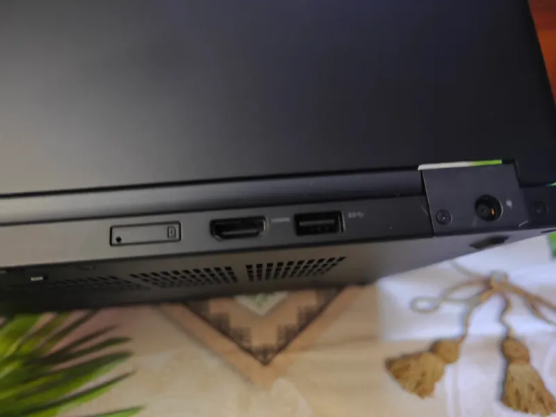 Portátil Dell i5 16GB RAM FullHD M.2 afbeelding 2