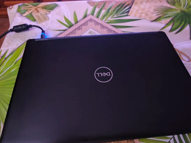 Portátil Dell i5 16GB RAM FullHD M.2 afbeelding 3
