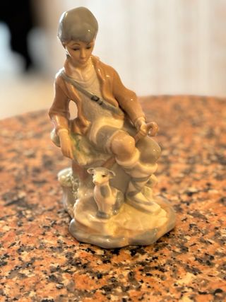 Figura Casades Niño Pastor con Cordero Porcelana