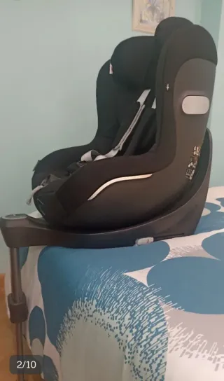 Silla de coche negra. De 0a 4 años