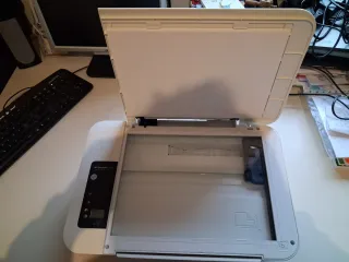 Impresora HP Deskjet 2554 Blanca y Negra