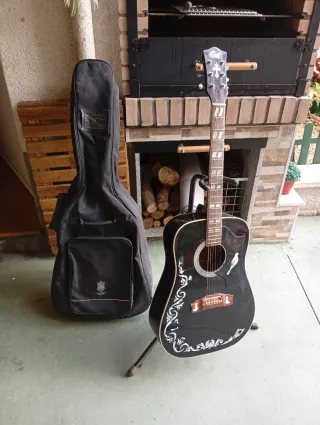 Guitarra Acústica Azul con grabados + Funda + Pie