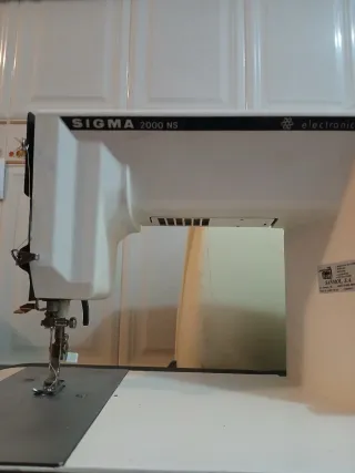 Máquina de coser electrónica Sigma 2000 NS