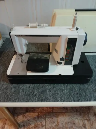 Máquina de coser electrónica Sigma 2000 NS
