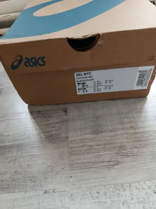 Zapatillas Asics Gel-NYC Negras y Grises