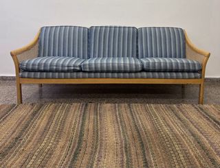 Sofá Vintage en alquiler tela y ratan