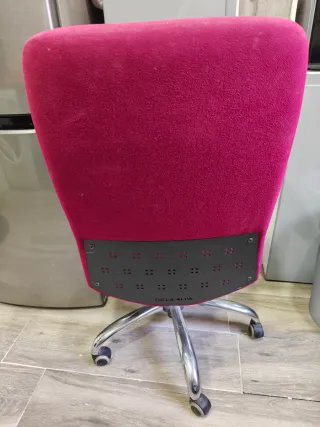 Silla de escritorio ergonómica roja