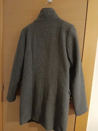 Abrigo de paño gris con cremallera