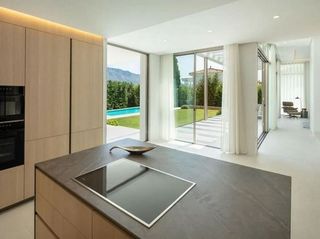 Chalet en alquiler en Los Naranjos - Las Brisas en Marbella