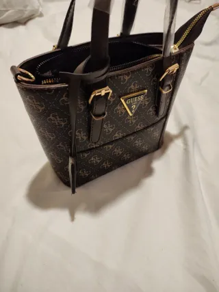 Bolso Guess nuevo a estrenar