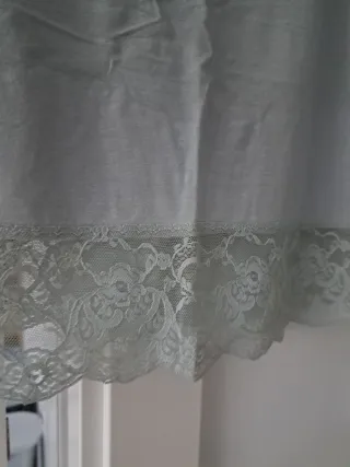 Camiseta tirantes gris con encaje talla 44