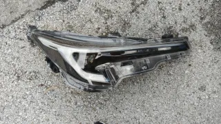 Faro Derecho Bi-LED Toyota Corolla