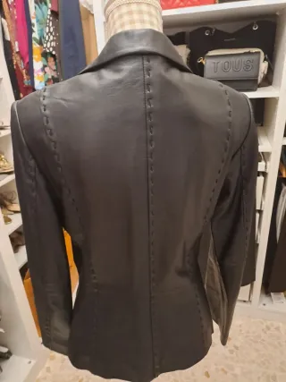 Traje de piel negro