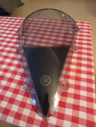 Viseras Casco,   Roja y Transparentes y cúpula R1