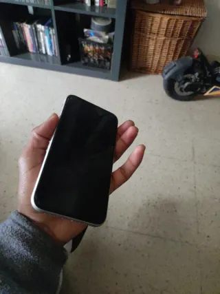 Móvil iPhone 11 Apple