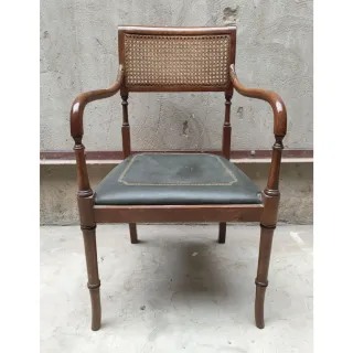 Mesa de juego inglesa + 4 sillas rejilla