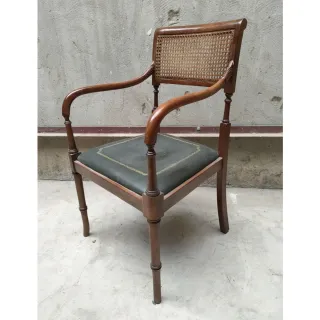 Mesa de juego inglesa + 4 sillas rejilla