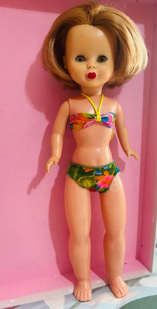 Trajes y accesorios de diseño para Nancy