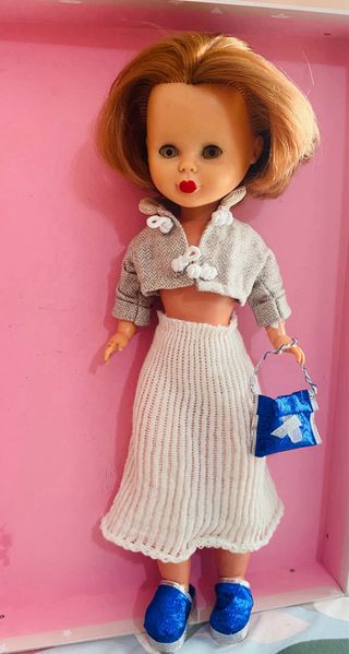 Trajes y accesorios de diseño para Nancy