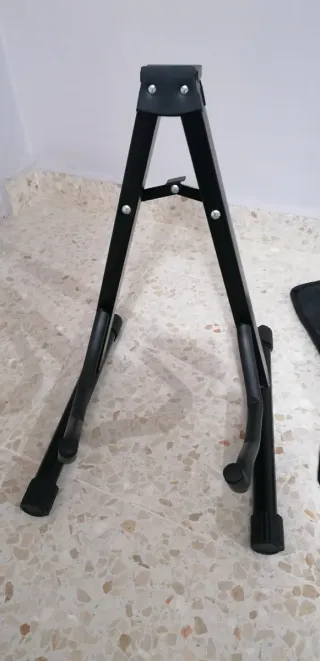 GUITARRA PARA NIÑO CON FUNDA Y SOPORTE