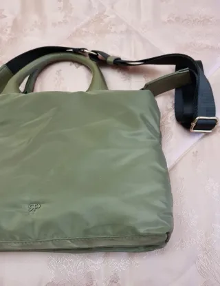 Bolso moderno verde oliva y negro