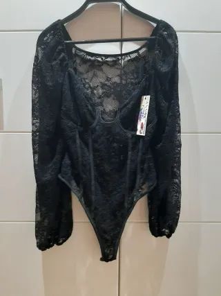 Body encaje negro manga larga Talla XL. NUEVO