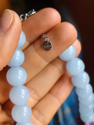 Collar azul y morado con cuentas