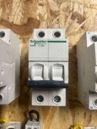 Interruptor Automático Schneider IC60N C10A