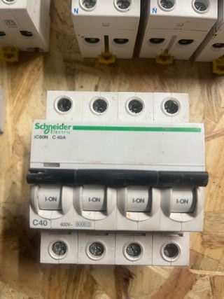 Interruptor Automático Schneider IC60N C10A
