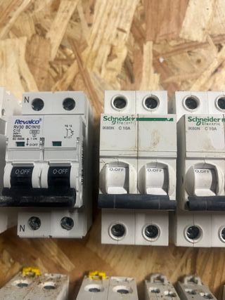 Interruptor Automático Schneider IC60N C10A