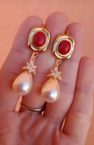 Orecchini vintage pasta corallo perla finta, inox