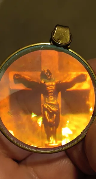Colgante Cruz Jesucristo Holográfico