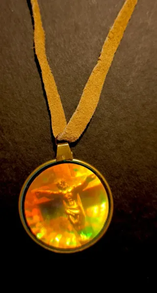 Colgante Cruz Jesucristo Holográfico