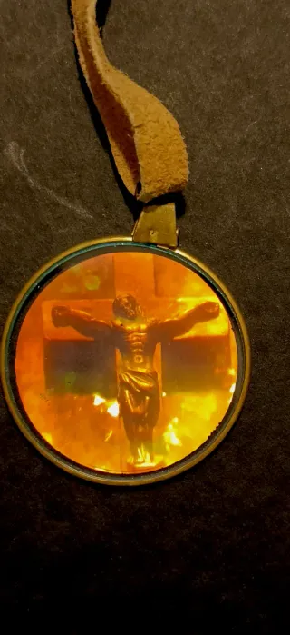 Colgante Cruz Jesucristo Holográfico