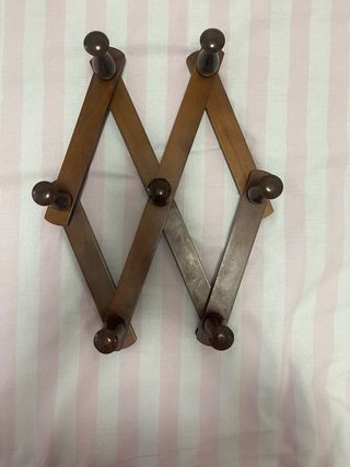 Appendiabiti espandibile in legno