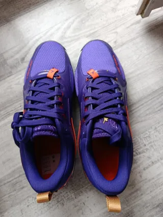 Zapatillas Jordan Morado y Naranja