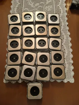 Enchufes Simon 31 Dorados