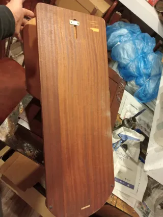Reloj de pared de madera
