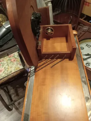 Reloj de pared de madera