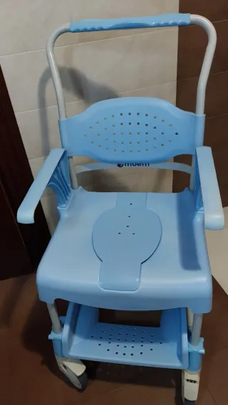 Silla de ducha Moem azul y blanca