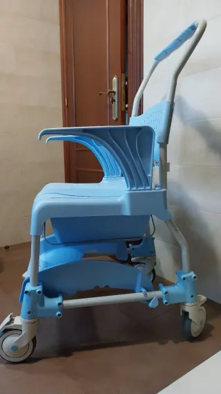 Silla de ducha Moem azul y blanca