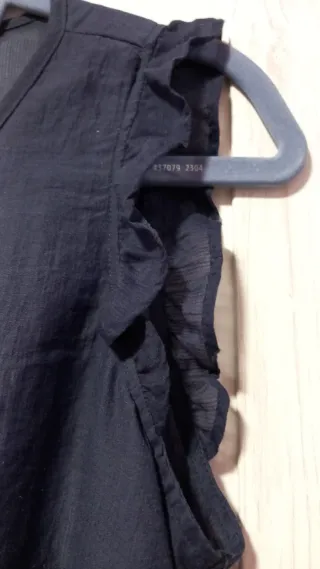 Blusa Zara azul marino sin mangas talla M