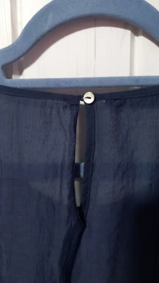 Blusa Zara azul marino sin mangas talla M